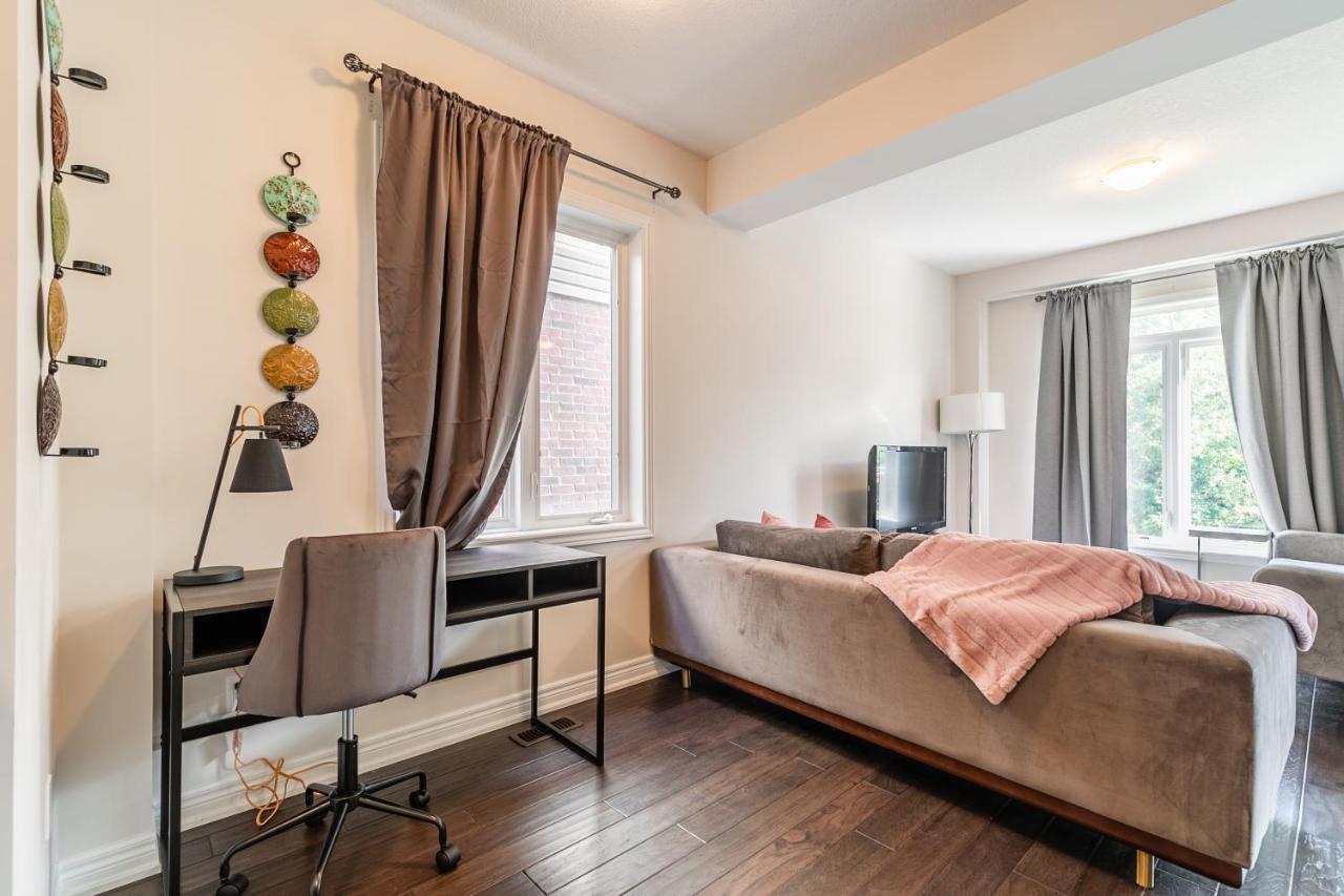 Globalstay Modern Townhomes In Lakeshore Steps To The Beach Hamilton Eksteriør billede