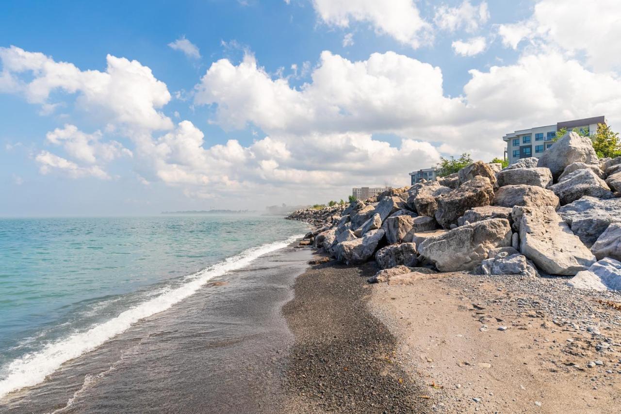 Globalstay Modern Townhomes In Lakeshore Steps To The Beach Hamilton Eksteriør billede