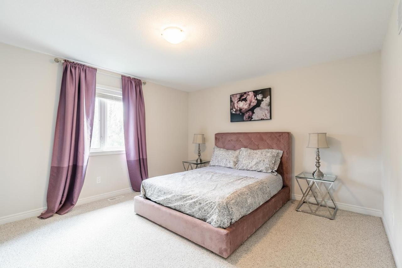 Globalstay Modern Townhomes In Lakeshore Steps To The Beach Hamilton Eksteriør billede