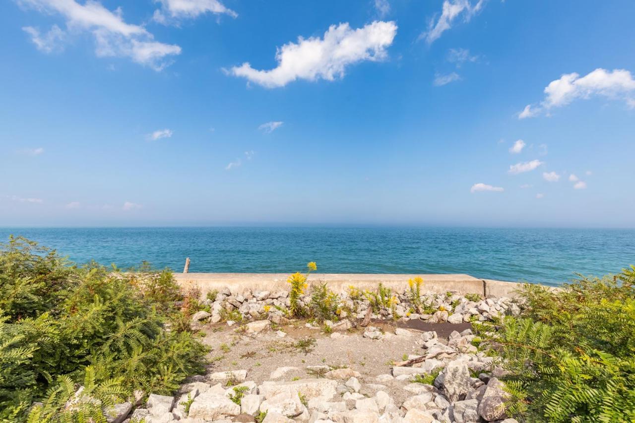 Globalstay Modern Townhomes In Lakeshore Steps To The Beach Hamilton Eksteriør billede