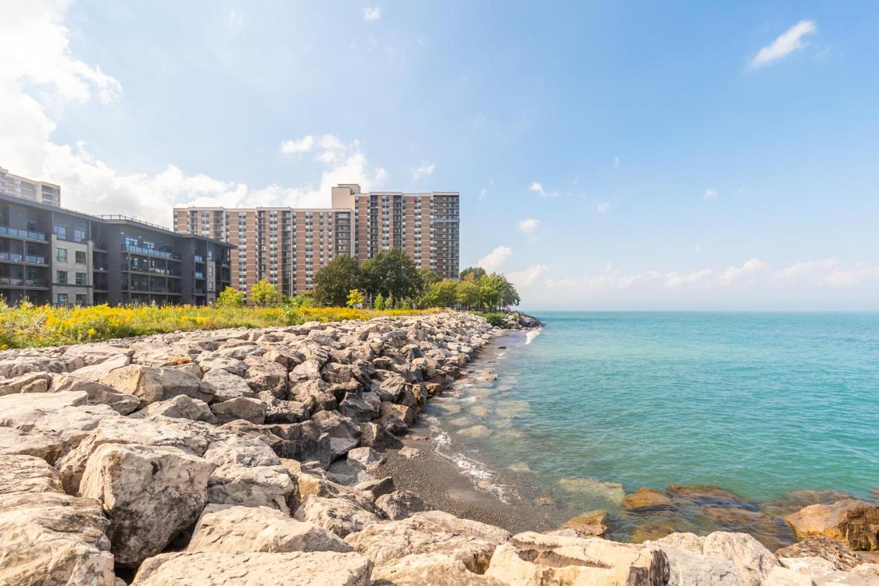 Globalstay Modern Townhomes In Lakeshore Steps To The Beach Hamilton Eksteriør billede
