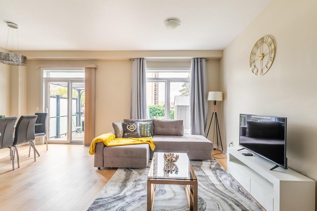 Globalstay Modern Townhomes In Lakeshore Steps To The Beach Hamilton Eksteriør billede