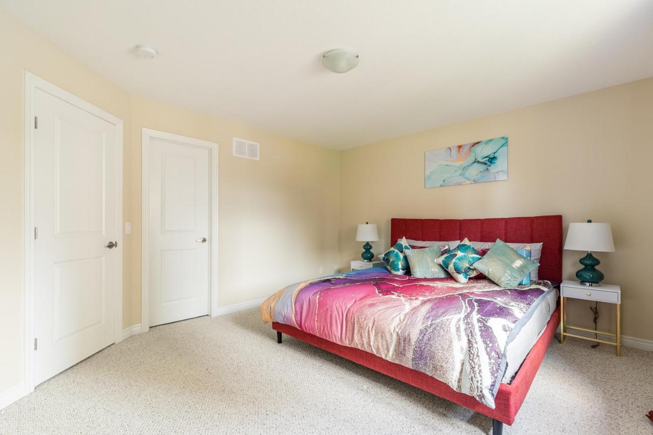 Globalstay Modern Townhomes In Lakeshore Steps To The Beach Hamilton Eksteriør billede