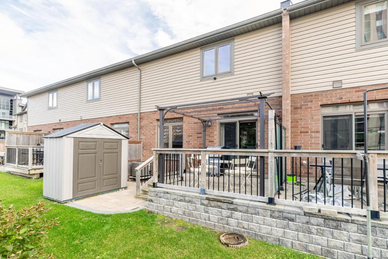 Globalstay Modern Townhomes In Lakeshore Steps To The Beach Hamilton Eksteriør billede
